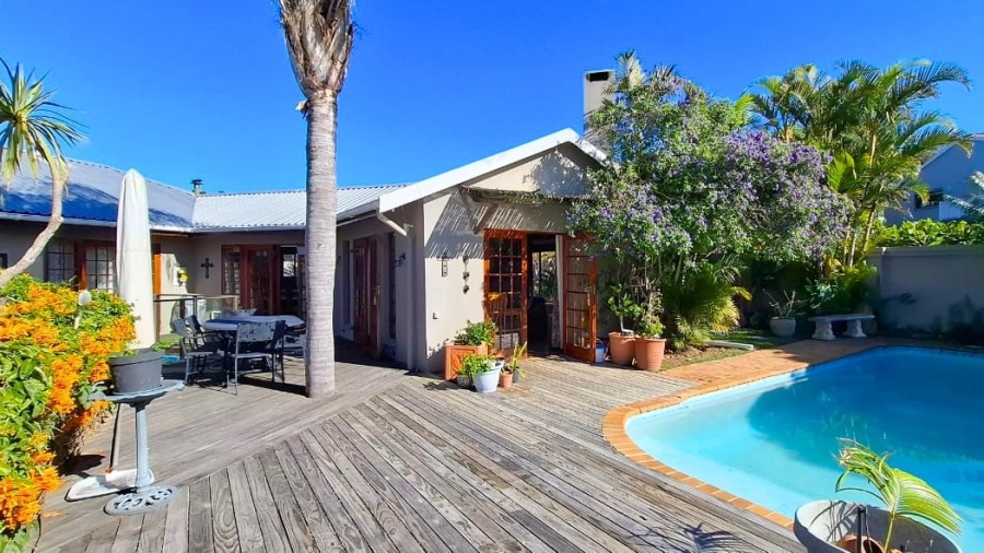 4 Bedroom Property for Sale in Lower Robberg Western Cape